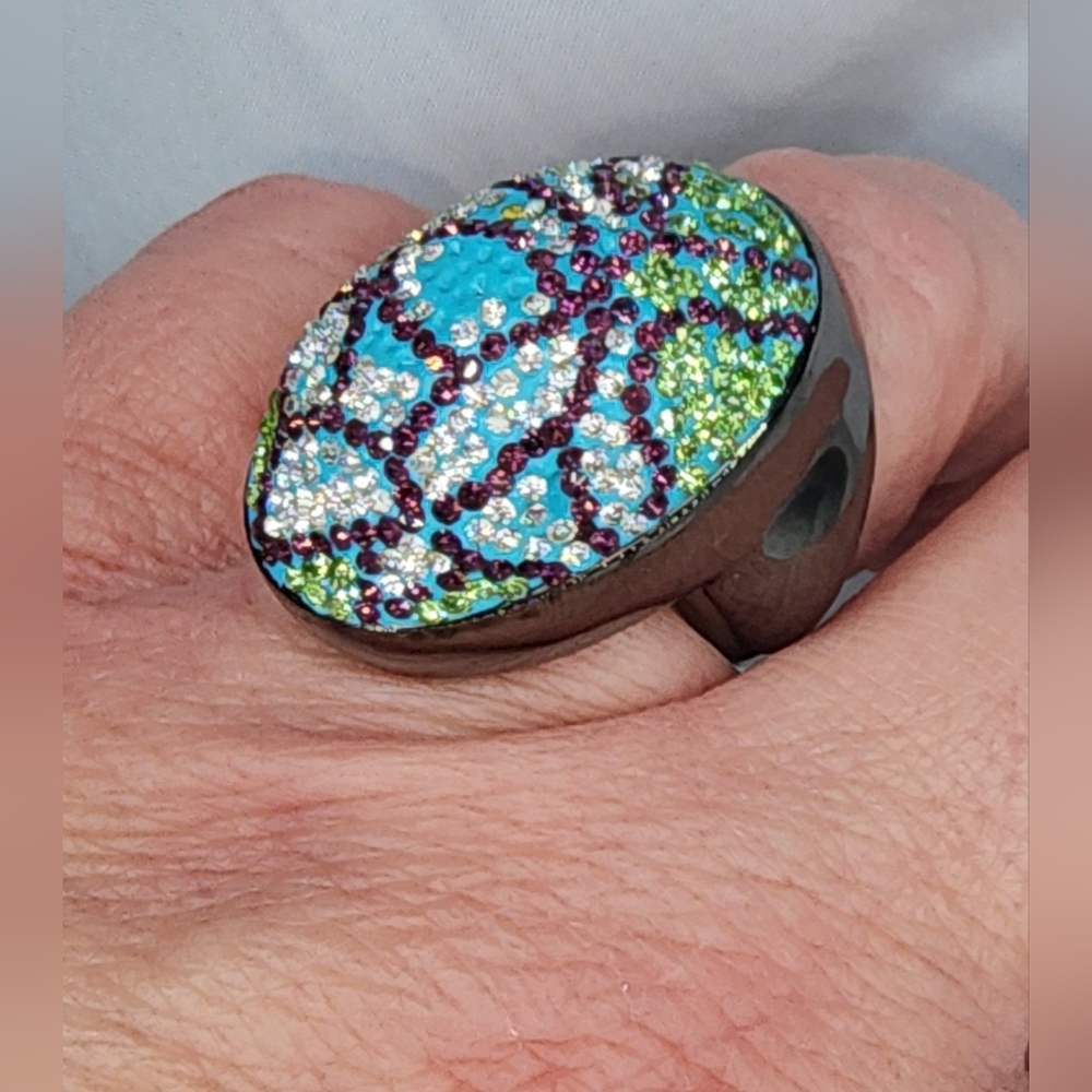 Multi-Colored, Oval, Costume Jewelry Ring w/ Rhinestones in a lattice